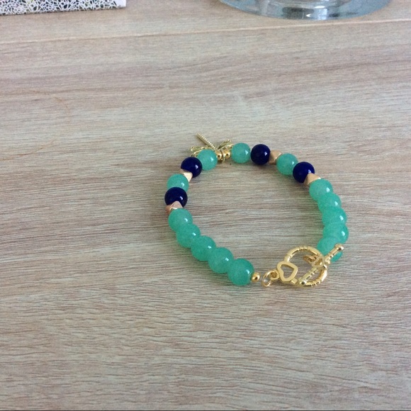 Green/purple beaded bracelet - Picture 2 of 3